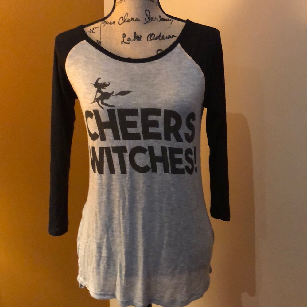 Women’s baseball/raglan style T-shirt